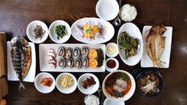 [이재정기자의 보물여행]제주 여행길, 원기회복 위한 산방산 맛집 순례기...옛촌과 신옛촌