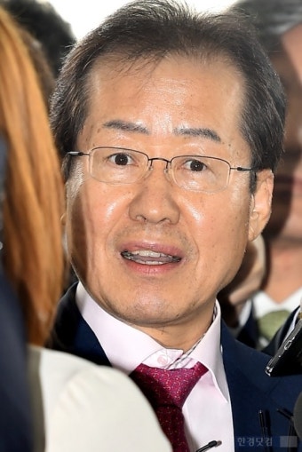 홍준표 검찰 출석,성완종에 1억 받았냐 물었더니..
