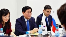 최경환 올해 경제성장률…하방리스크로 3.1% 달성 어려워