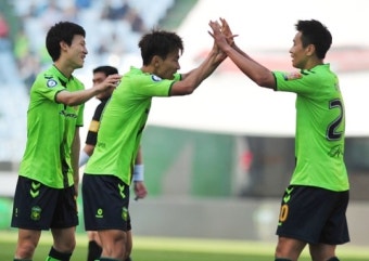 전북, 펠레 스코어 역전승… 수원 DF 신세계 퇴장 악몽