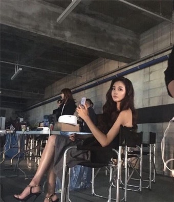 김사랑  무보정 사진 화재, 환상 바비인형 비율