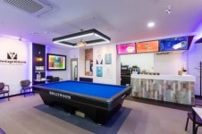 [프랜차이즈 풍향계] 칙칙한 당구장은 잊어라…IT 접목한 카페형 당구장 존케이지 빌리어즈