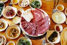 철마 한우 맛집 도심 속 힐링 공간으로 인정받은 여름철 몸보신 공간 철마한우수목원