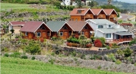 제주도 서귀포 독채 펜션 하바다통나무집, 가족단위 숙박시설로 인기 