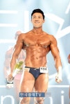 [포토]'머슬마니아 세계대회' 2위 이민수, 트로피 번쩍!