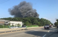 파주 화재, 월롱면 물류시설 창고서 큰 불 