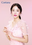 ‘싱그러운 매력 발산’ 설인아, 핑크빛 봄의 여신으로 완벽 변신한 화보 공개