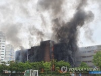 서울 은명초등학교 화재 진화 완료…교사 2명 부상·학생 116명 대피 