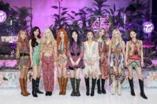트와이스 ‘모어 앤드 모어’, 국내외 차트 1위 석권 ‘퍼펙트 올킬’
