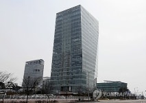 인천 미추홀타워 입주 공사직원 확진…공무원 570명 검사