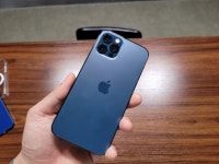 예쁘고 단단한 깻잎통의 부활…`아이폰12 프로` 사용기 [홍IT인간]