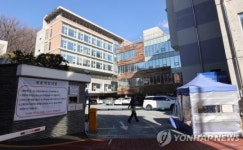 서울 구로구 요양병원·서초구 병원 수십명 확진…코호트 격리