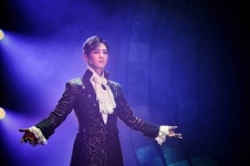 이충주, 뮤지컬 ‘마마, 돈크라이’ 마지막 공연 성료…명불허전 드라큘라 백작
