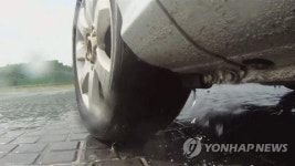 진주나들목 인근 빗길 교통사고 부상자 돕던 60대 의사 참변