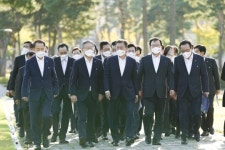 [속보] 문 대통령-이재명 후보, 내일 靑 회동