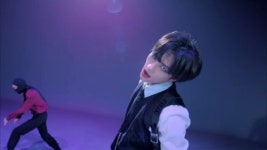 스트레이 키즈 현진, M2 스튜디오 춤 단독 퍼포먼스 영상 700만 뷰 돌파…소문난 춤꾼의 역대급 퍼포먼스 화제