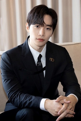 이준호, 단독 팬미팅 일반 예매 오픈과 동시에 전석 매진…폭발적 인기 입증