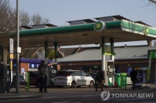 파티게이트 영국 총리, 주유소와 전쟁 선포 이유는