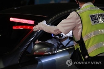 만취해 도로 한복판서 잠든 '음주 경찰' 정직 2개월