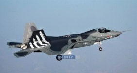 `37분간 영공 가른 보라매`…KF-21 3호기 비행 성공 [뉴스+현장]