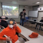 용산구 치매안심센터, 지역 어르신들 위한 VR역사여행 교육 진행
