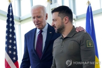 선 긋던 바이든 
