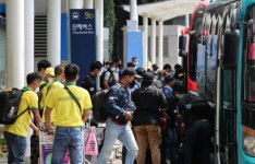 외국인 몰려오면 청년은요?…인력난의 딜레마 [전민정의 출근 중]