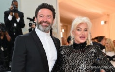 울버린 휴 잭맨, 13세 연상 부인과 이혼