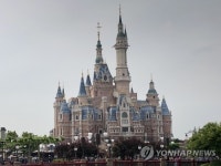 유럽의회 가려던 열차가 디즈니랜드行…황당 사고