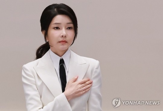 명태균 씨, 공천개입 의혹 소환에 출석…성실한 협조 약속