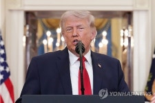 트럼프, 호르무즈 통행료 두고 이란에 '경고'