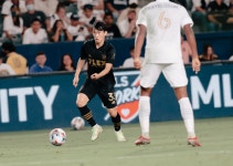 LAFC 감독 "韓 대표팀 제외돼 실망한 김문환, 반등할 거야"