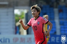 '환상골' 지소연 극찬한 벨 감독의 한 마디 