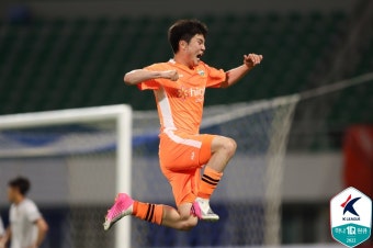 [GOAL 현장리뷰] '황문기 결승골' 강원, 서울 잡고 9경기 만에 승리