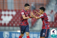 [GOAL 현장리뷰] 김경민 동점골 김천, 희망 계속 이어간다…성남은 다이렉트 강등