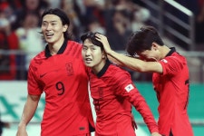 A매치 데뷔골에 멀티골까지…이강인 “해트트릭 생각 없었다”