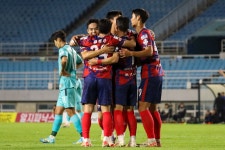 ‘창단 최다득점’ 김천, 안산 꺾고 7-3 대승...4연승 달성하며 선두와 2점 차