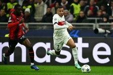 교체로 들어간 이강인 ‘골대 강타’…PSG, AC밀란 원정서 1-2 역전패