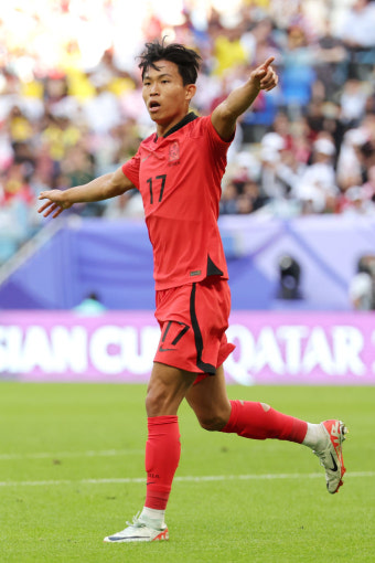 [GOAL 알와크라] ‘정우영 헤더골’ 클린스만호, 말레이에 1-0 리드…이대로 끝나면 E조 1위→16강서 일본과 맞대결 성사 (전반 종료)