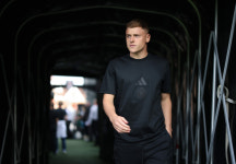 우상인 ‘쏘니’처럼 강제로 내쫓길 위기…‘55G·36AS’ 윙어, 매각 1순위로 전락