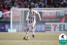 [GOAL 현장] 드디어 터졌다 조영욱 결승골 FC서울, 강원 1-0 꺾고 3경기 만에 승리