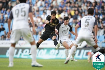 [GOAL 현장리뷰] 멈출 줄 모르는 인천, 전남 2-0으로 격파하고 리그 8연승 질주…‘파검의 피니셔’ 무고사 100골 달성
