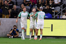 손흥민 또또또 해결사로, 단독 드리블 돌파 후 역전골 기점…LA FC, MLS 컵 PO 첫 경기서 오스틴 2대 1 꺾고 기선제압