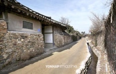 담양③ 삼지내마을, 개울이 흐르는 돌담길을 따라서