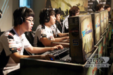 프로월드컵화원점 | [SF프로리그]KT, 8:0 퍼펙트한 플레이로 승부 원점(2세트)