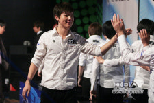 [프로리그]곡예사 김구현, 힘 싸움 끝에 이재호 꺾고 2:0(2세트)