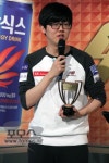 [포토]SK텔레콤 원이삭, GSL 코드S ‘임재덕 상’ 수상