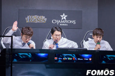 [포토] 전용준-김동준-이현우 해설진 올 여름 롤챔스를 시작 합니다!