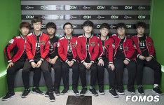 [포토] MVP 잡고 PS 희망 이어간 SK텔레콤 