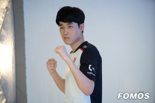 [포토] 온플릭 김장겸, 리신 포즈?